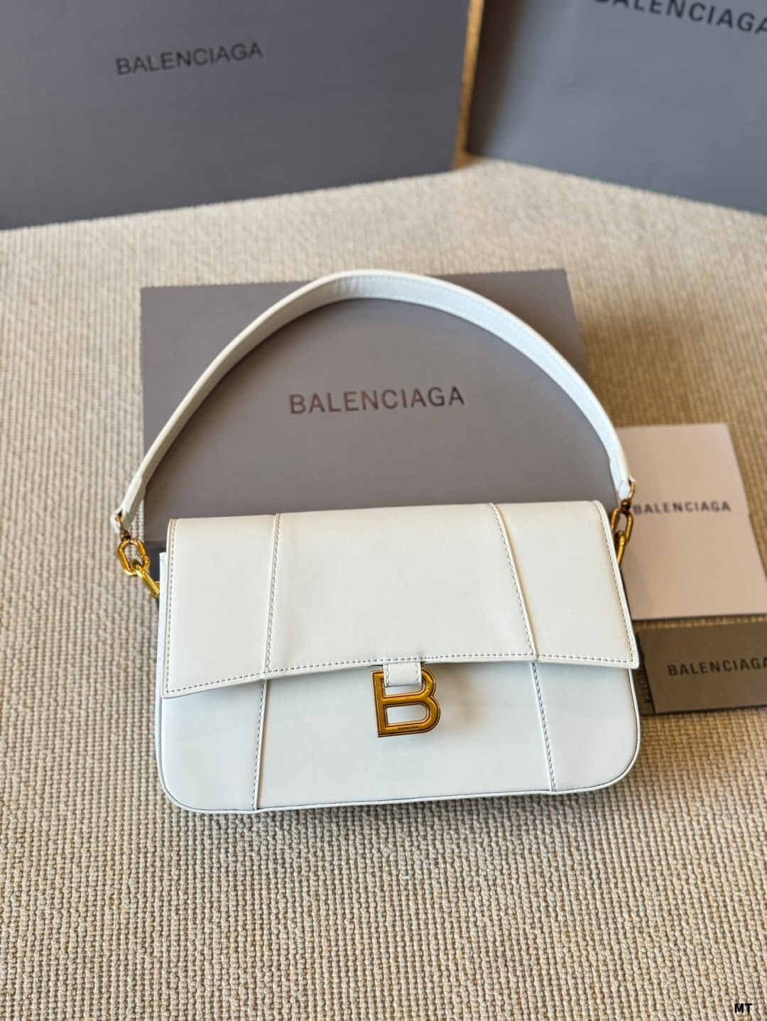 BALENCIAGA 57